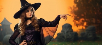 Halloween Witch Pointing