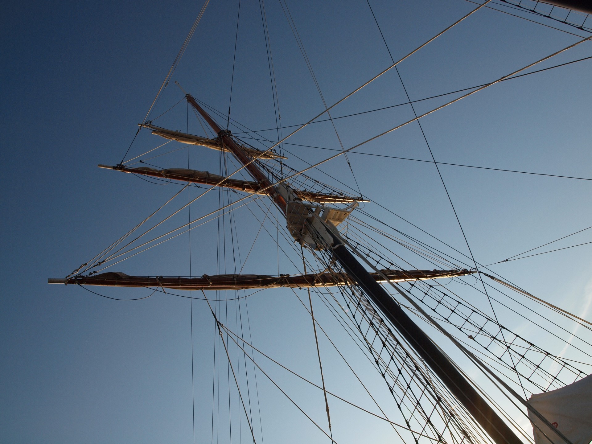 mast of sailing ship