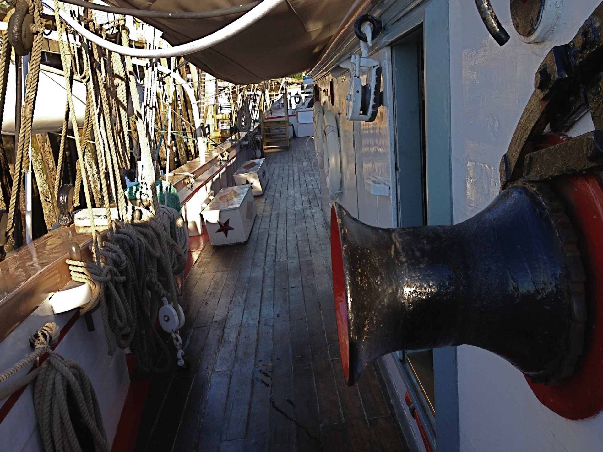 deck of three masted 1900 schooner